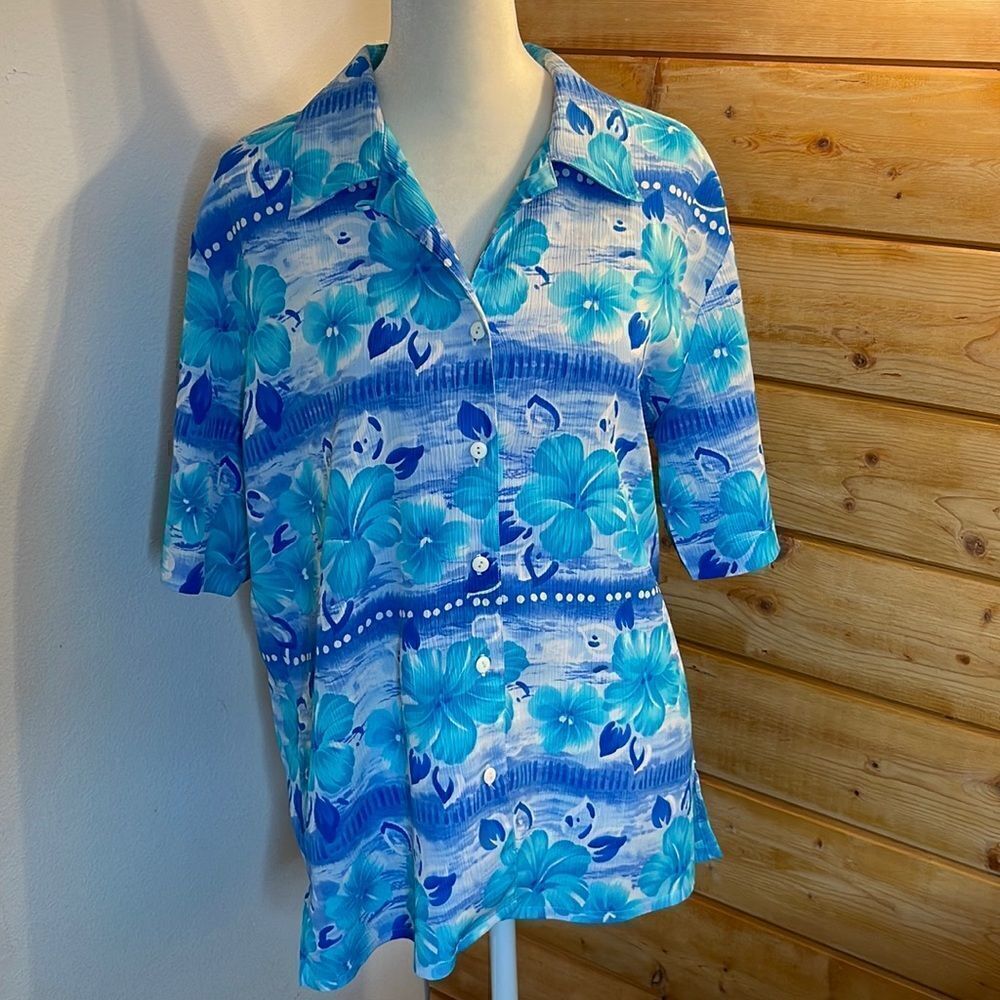 Tan Jay Hawaiian shirt.  Size 10.  Tropical island.  Mixture of blues colors.
